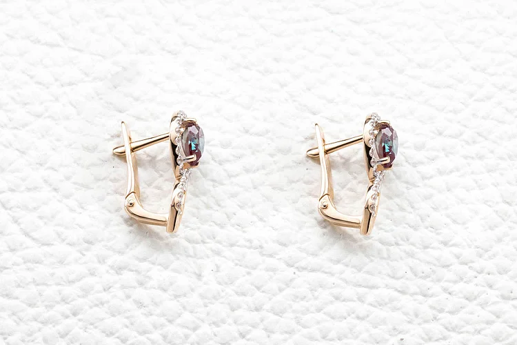 Серьги из красного золота с 2 александритами и 46 фианитами