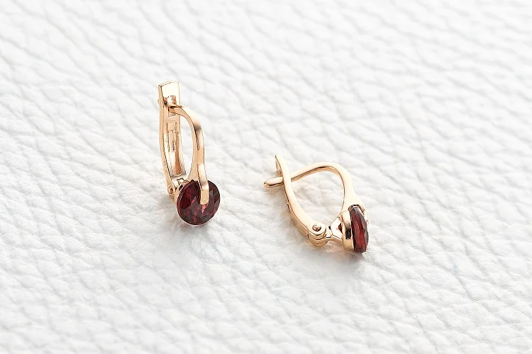 Серьги из красного золота с 10 гранатами