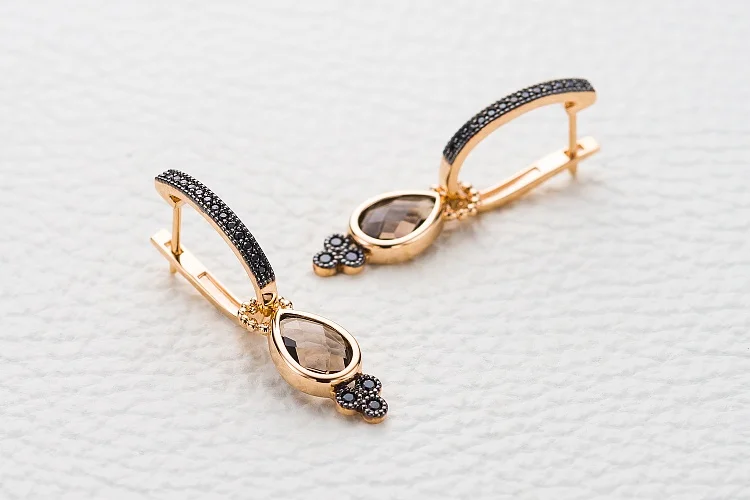 Серьги-трансформеры из красного золота с 2 раухтопазами и 6 фианитами