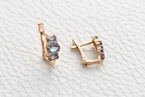 Серьги из красного золота с 6 александритами и 12 фианитами