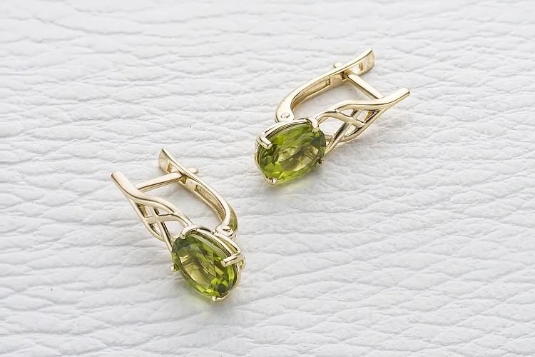 Серьги из жёлтого золота с 2 хризолитами