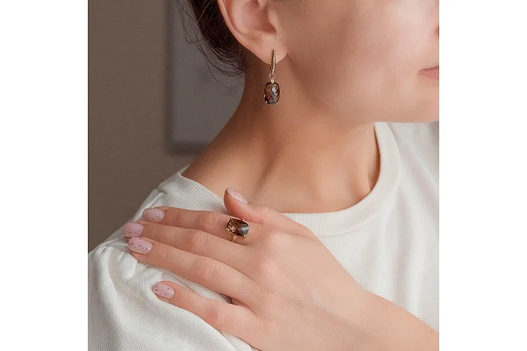 Кольцо из жёлтого золота с раухтопазом