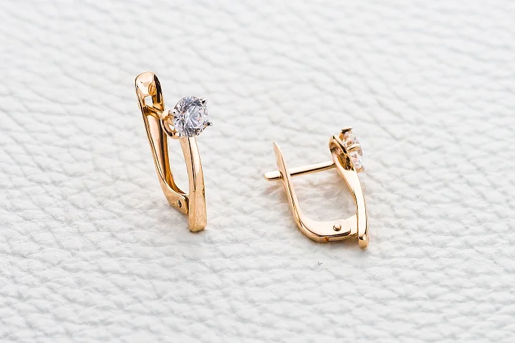 Серьги из красного золота с 2 кристаллами swarovski