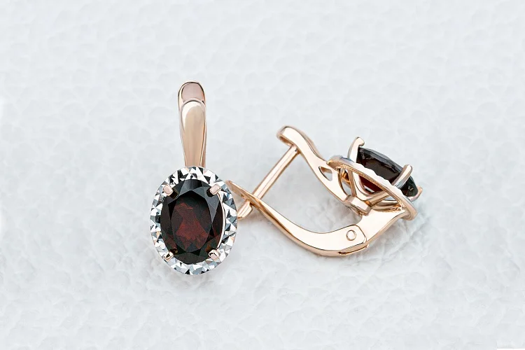 Серьги из красного золота с 2 гранатами