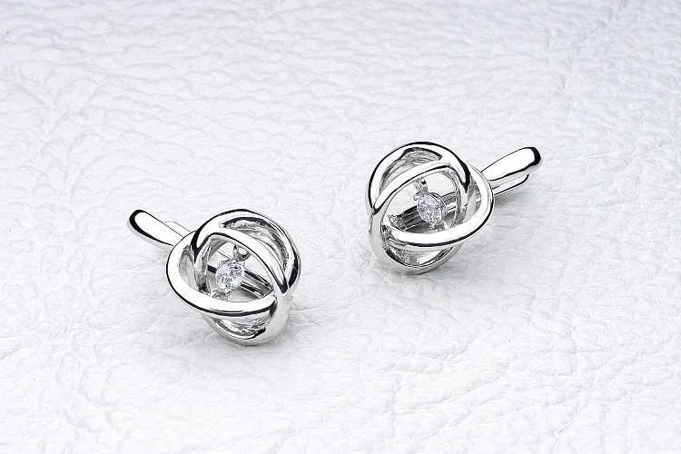 Серьги из белого золота с 2 фианитами