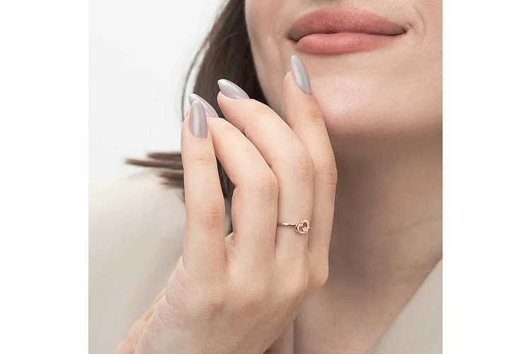 Кольцо Сердце из красного золота с фианитом