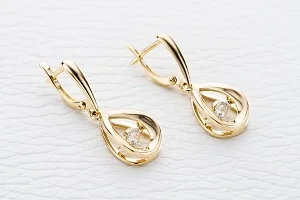 Серьги из жёлтого золота с 2 фианитами