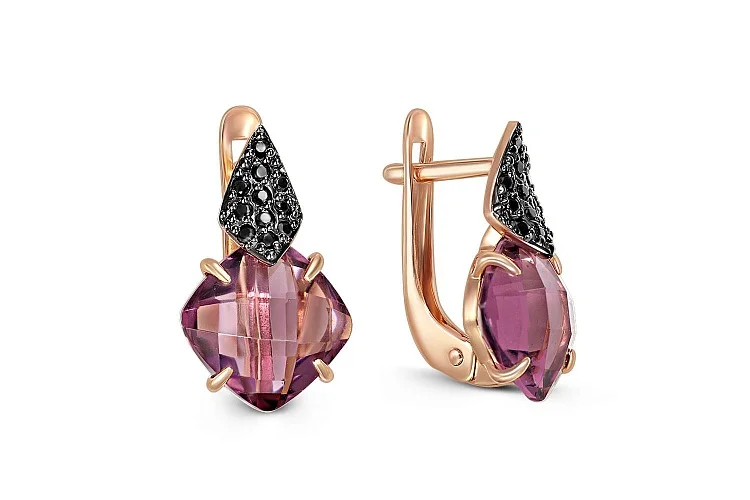 Серьги из красного золота с 2 корундами и 28 фианитами