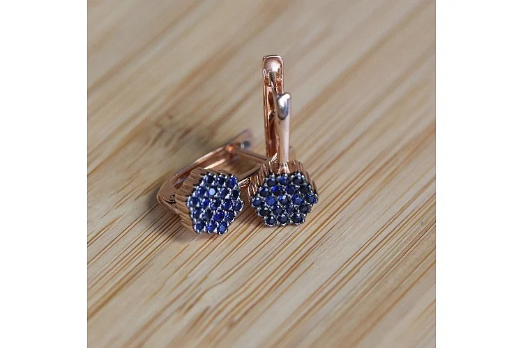Серьги из красного золота с 38 сапфирами