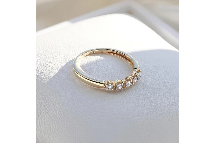 Кольцо Дорожка из красного золота с 5 фианитами