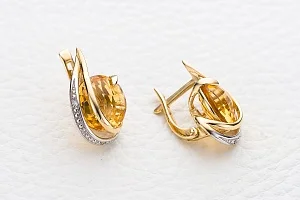 Серьги из жёлтого золота с 2 цитринами и 6 фианитами