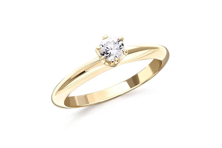 Кольцо из жёлтого золота с выращенным бриллиантом