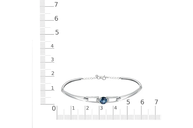 Браслет из белого золота с корундом