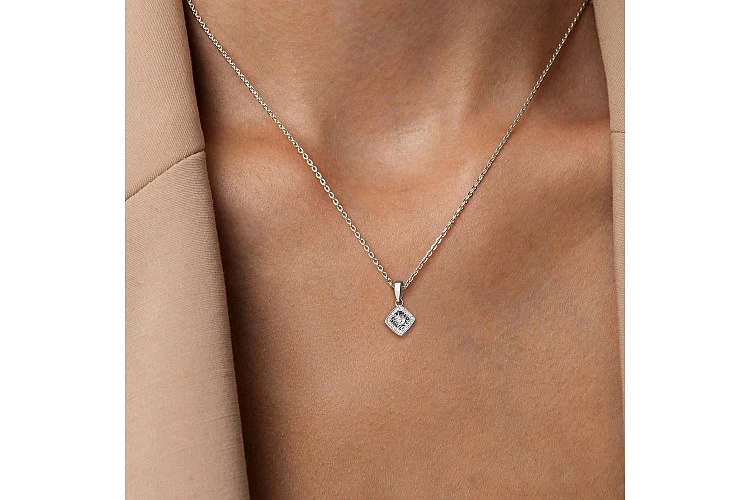 Подвеска из белого золота с 21 бриллиантами