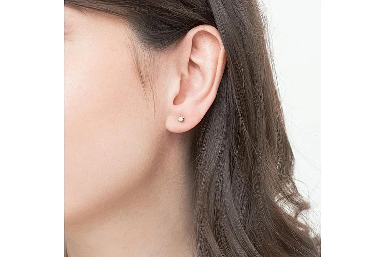 Серьги-пусеты из жёлтого золота с 2 бриллиантами