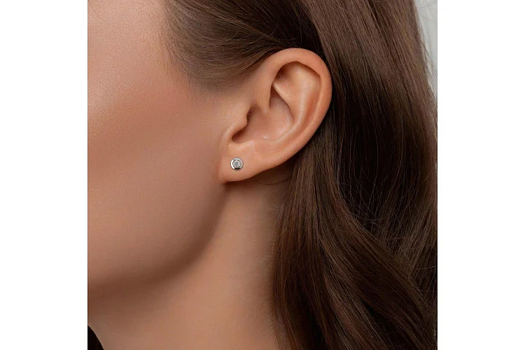 Серьги-пусеты из белого золота с 2 муассанитами