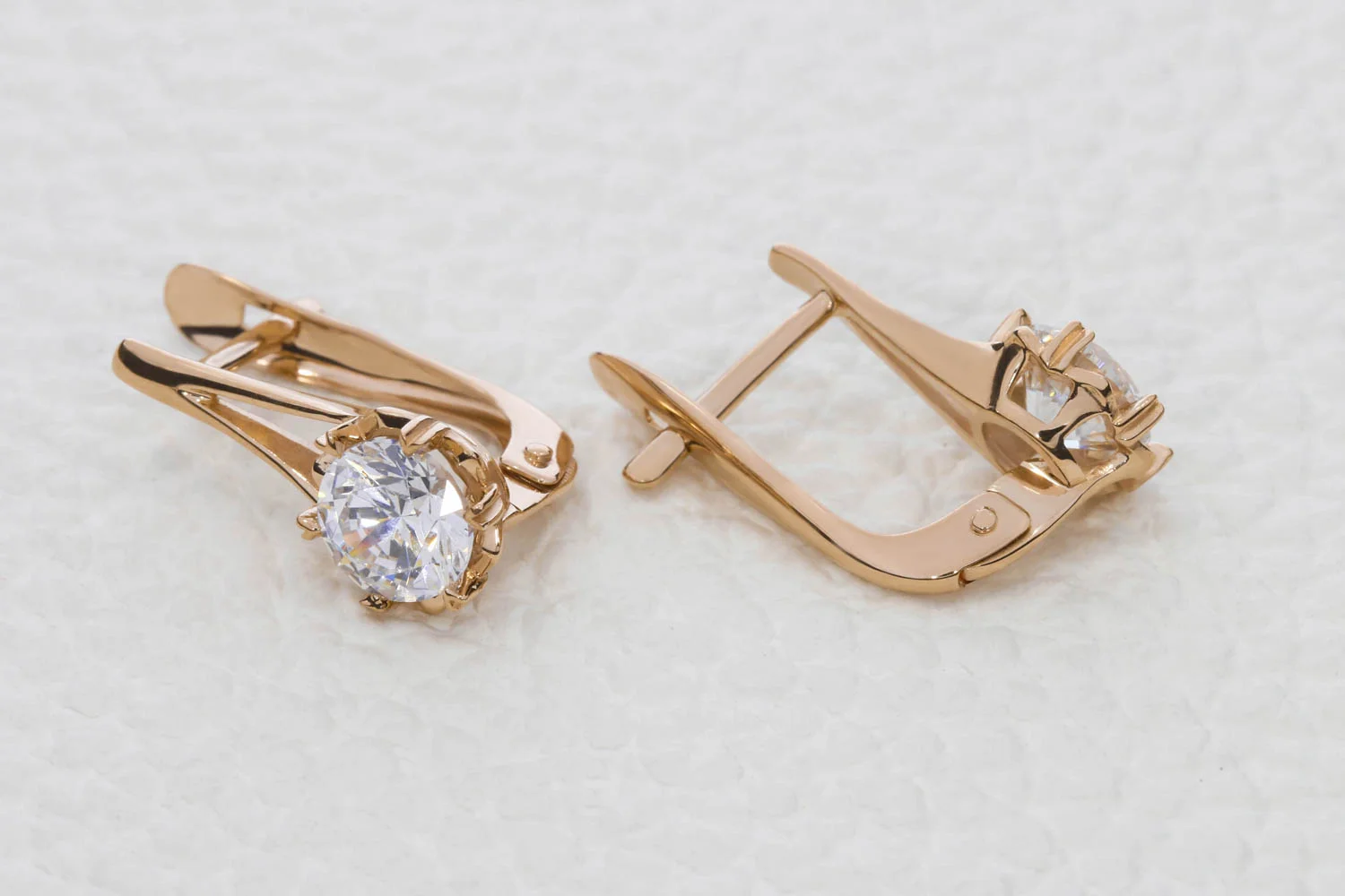 Серьги из красного золота с 2 кристаллами swarovski