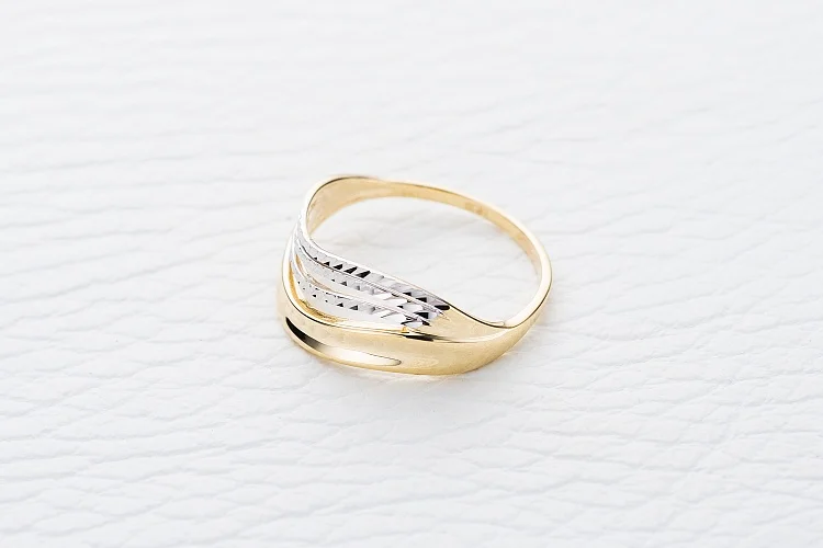 Кольцо из жёлтого золота без вставок