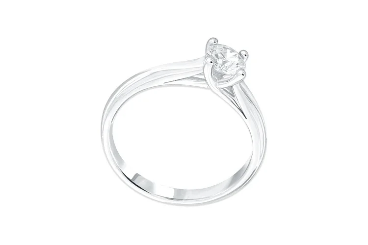 Кольцо из белого золота с бриллиантом