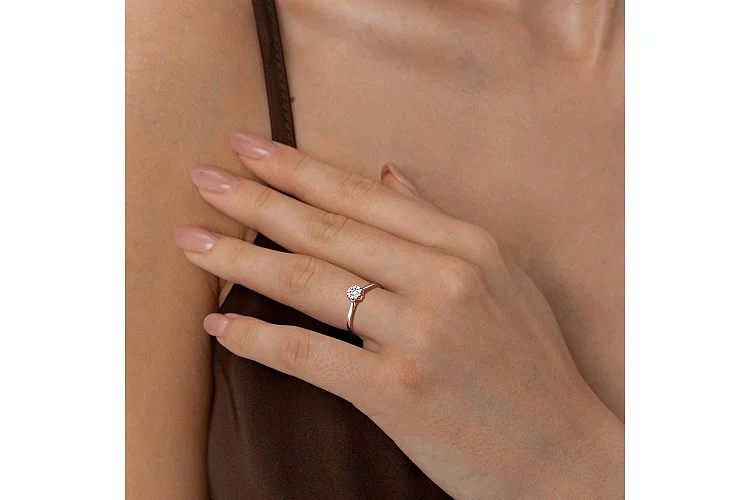 Кольцо Малинка из красного золота с 9 бриллиантами