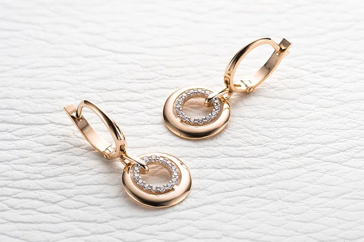 Серьги из красного золота с 56 фианитами