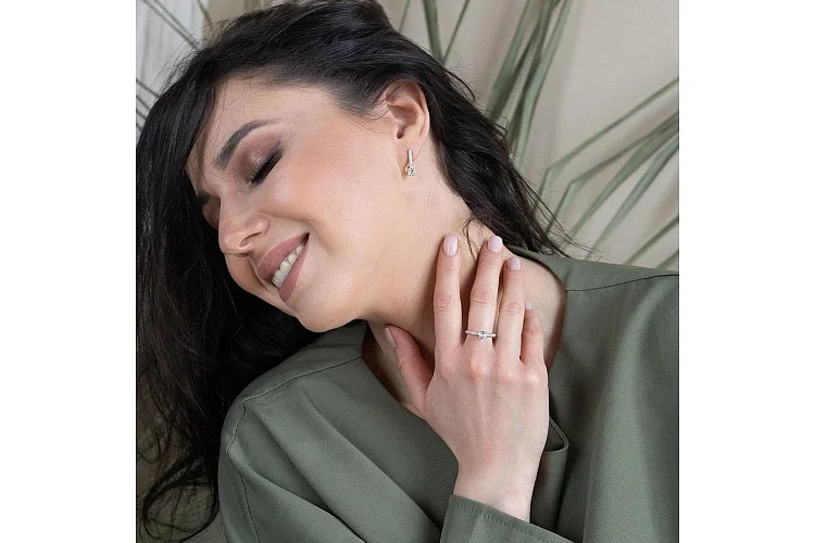 Серьги из белого золота с 46 фианитами