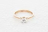 Кольцо из красного золота с кристаллом swarovski