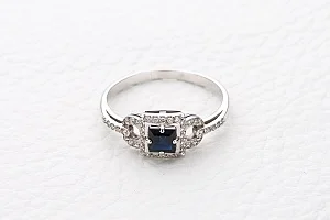 Кольцо из белого золота с сапфиром и 42 бриллиантами