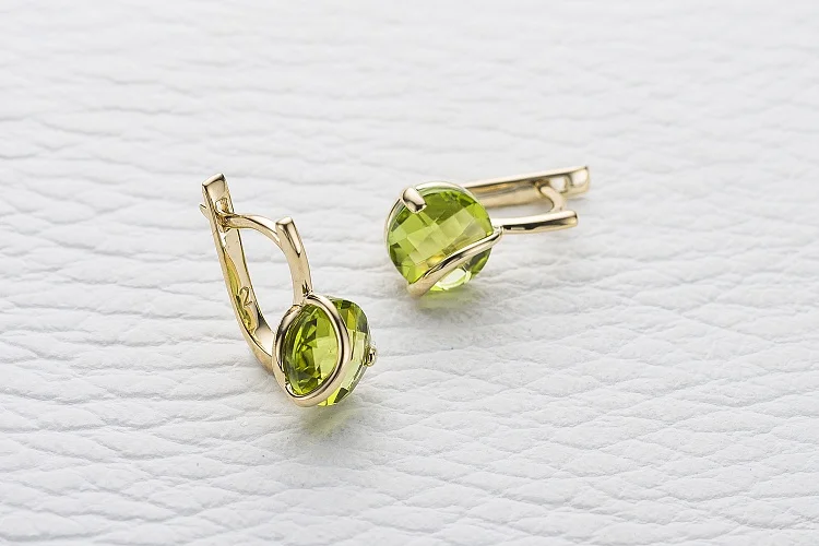 Серьги из жёлтого золота с 2 хризолитами