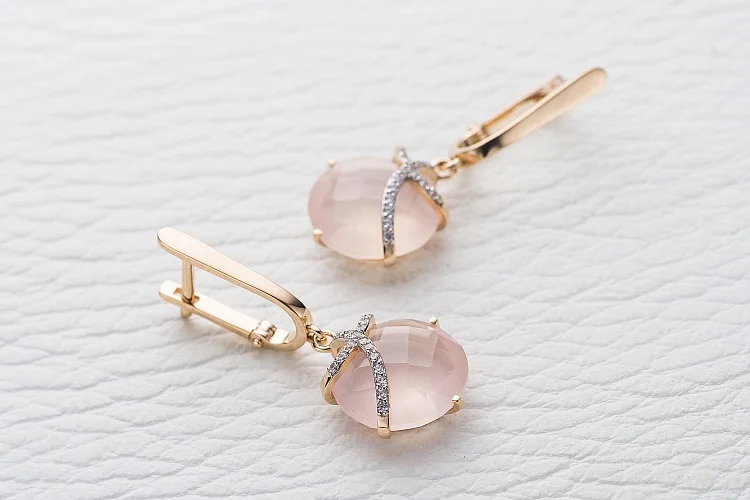 Серьги из красного золота с 2 кварцами и 32 фианитами