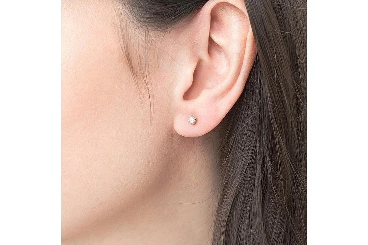 Серьги-пусеты из жёлтого золота с 2 бриллиантами