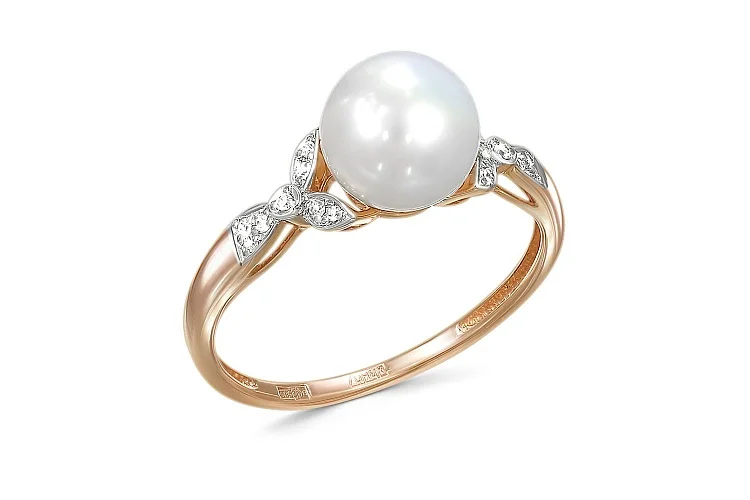 Кольцо из красного золота с жемчугом и 16 бриллиантами