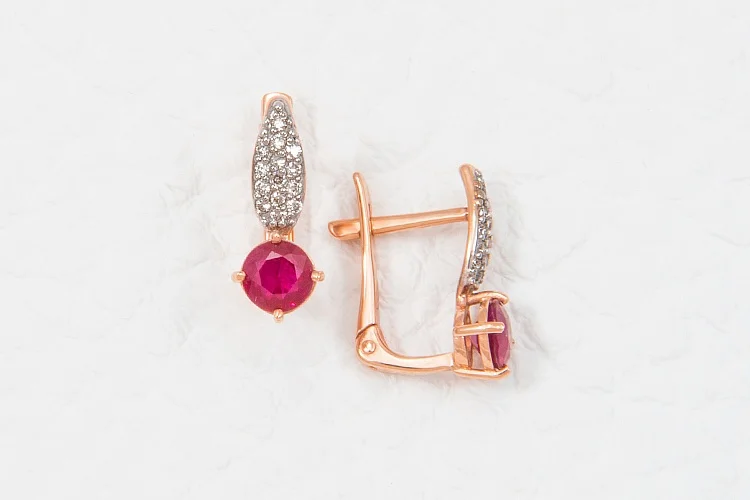 Серьги из красного золота с 2 рубинами и 28 бриллиантами