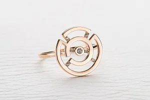 Кольцо Круг из красного золота с 7 фианитами