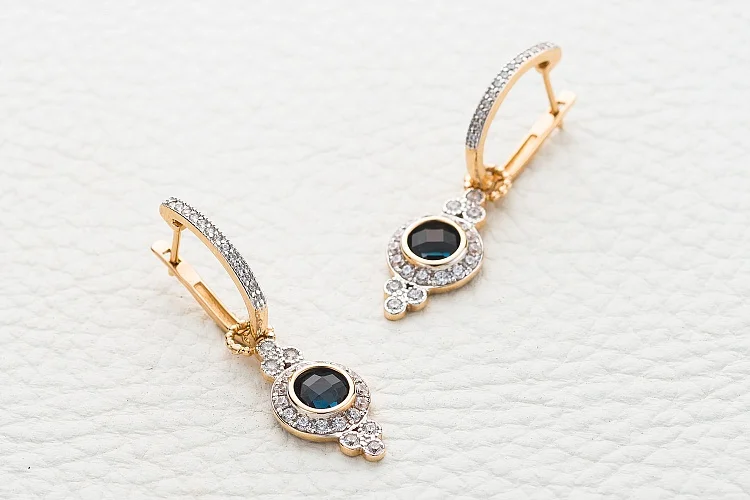 Серьги-трансформеры из красного золота с 2 топазами лондон и 66 фианитами