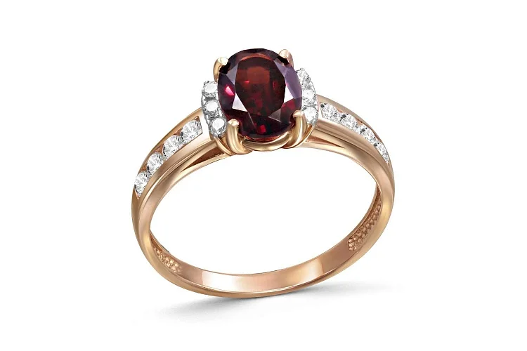 Кольцо из красного золота с гранатом и 14 фианитами