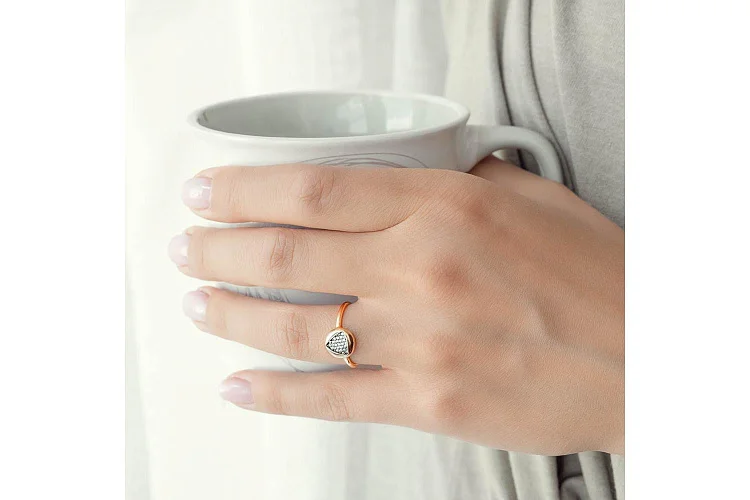 Кольцо из красного золота с 34 бриллиантами