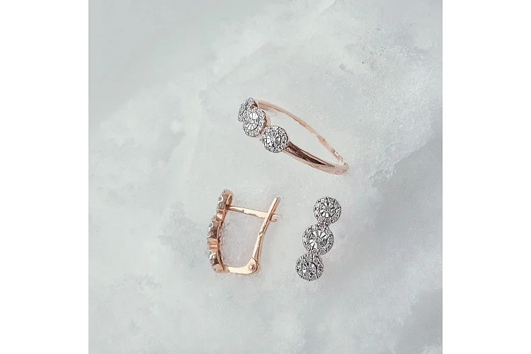 Серьги из красного золота с 62 бриллиантами