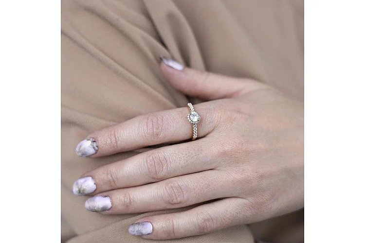 Кольцо из красного золота с 27 фианитами