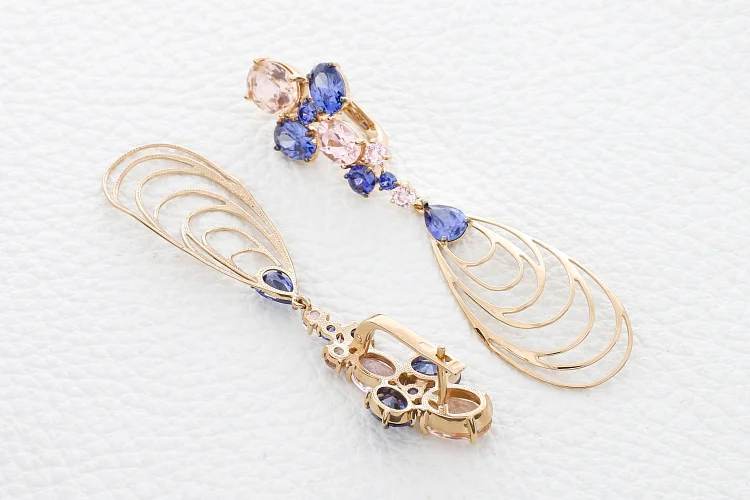 Серьги из красного золота с 8 ситаллами и 12 фианитами