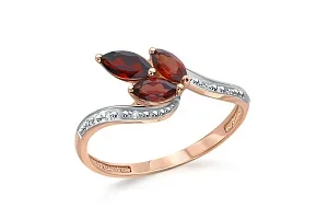 Кольцо из красного золота с 3 гранатами и 5 фианитами