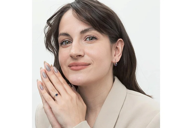 Серьги из красного золота с 2 сапфирами и 6 бриллиантами