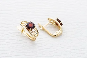 Серьги из жёлтого золота с 2 гранатами