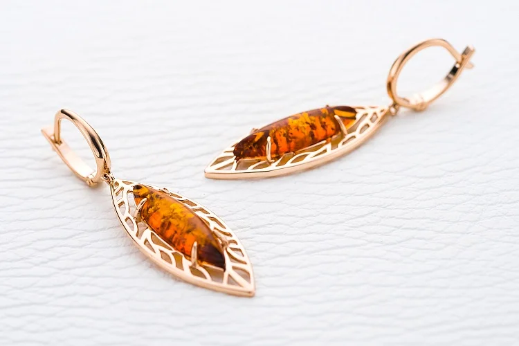 Серьги из красного золота с янтарём