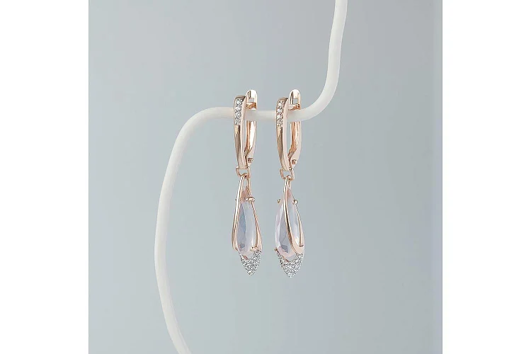 Серьги из красного золота с 2 кварцами и 32 фианитами