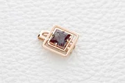 Подвеска Квадрат из красного золота с александритом