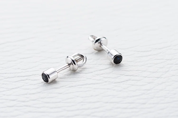 Серьги-пусеты из белого золота с 2 сапфирами