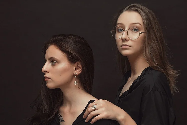 Серьги из красного золота с 126 фианитами