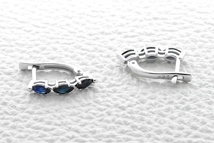 Серьги из белого золота с 6 сапфирами