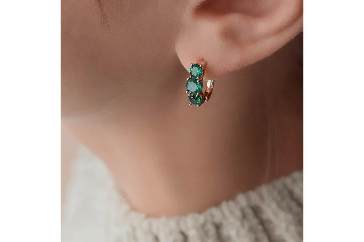 Серьги из красного золота с 6 изумрудами